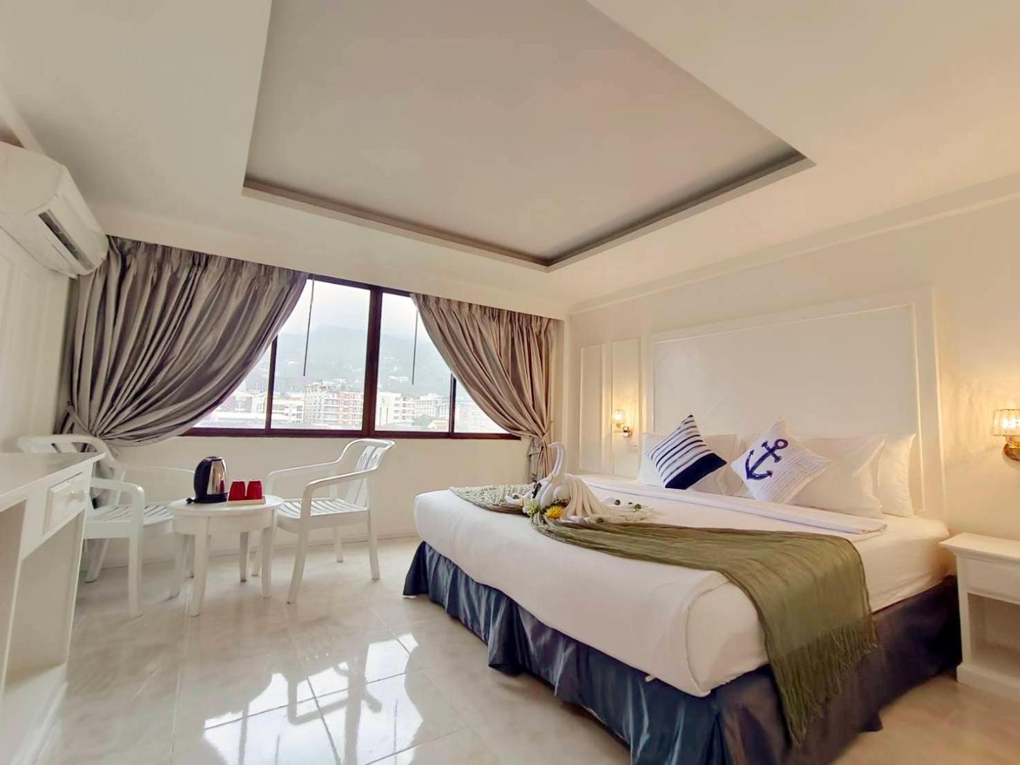 The Chilli By Golden Ray Hotel Patong Exterior photo