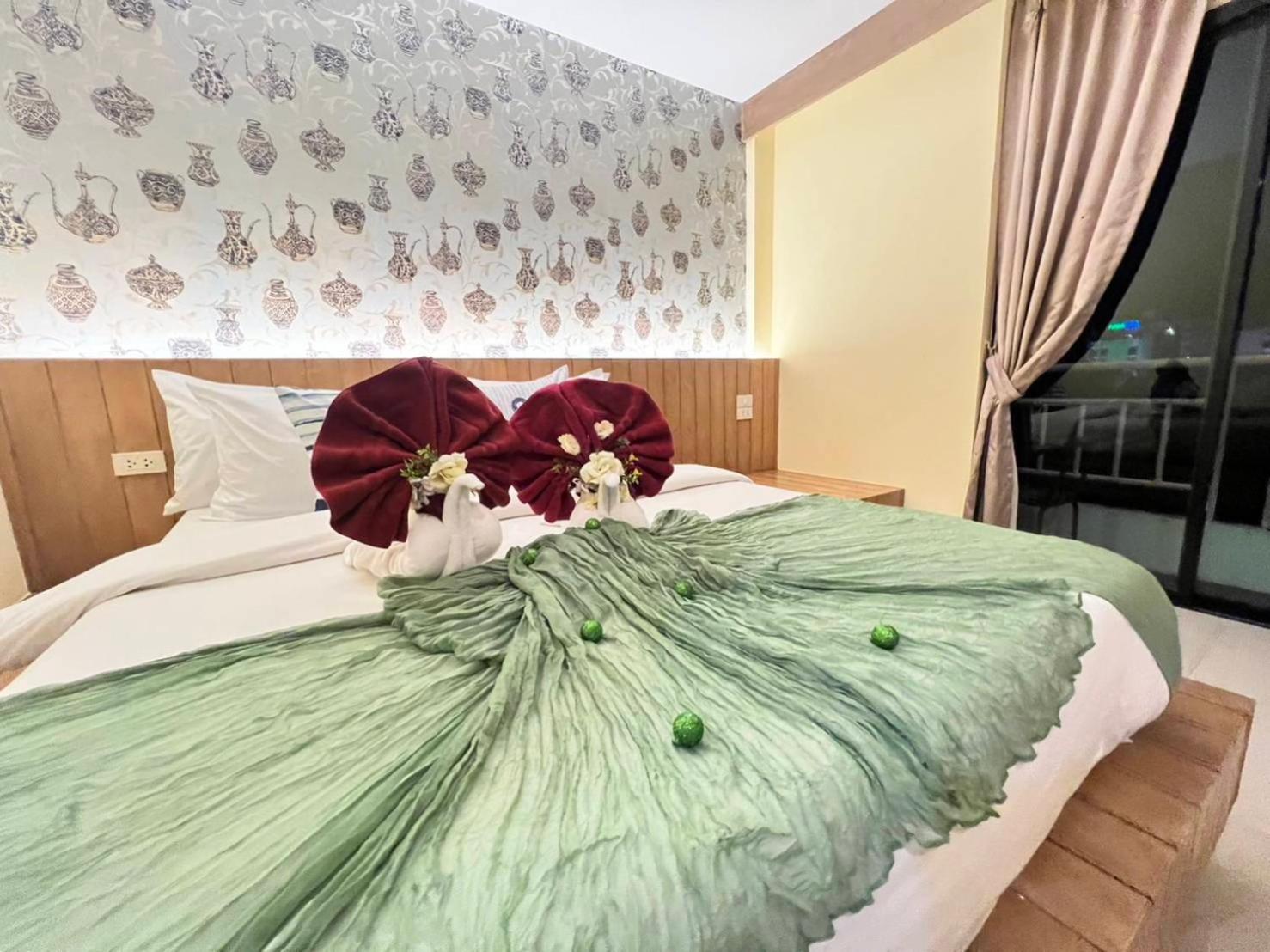 The Chilli By Golden Ray Hotel Patong Exterior photo